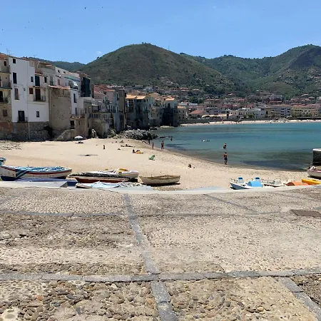 Antoinette Maison * Cefalù